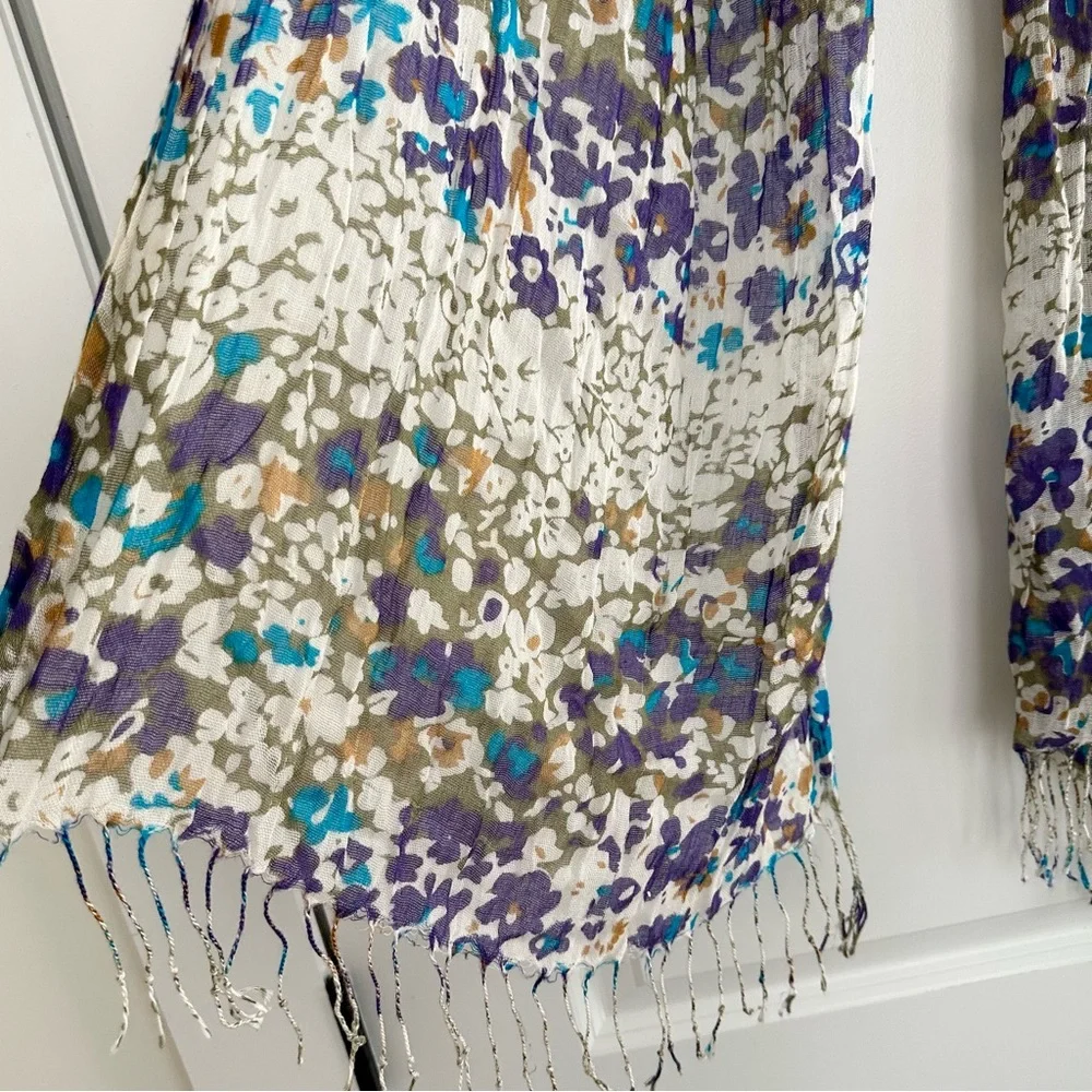 Floral Print Lightweight Scarf - Wrap / Shawl